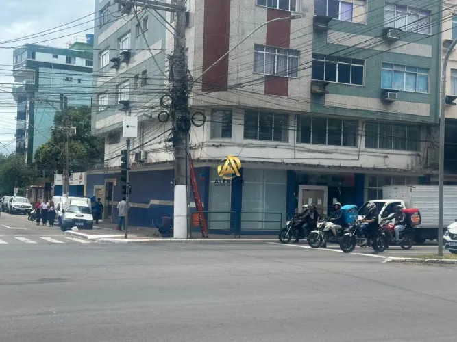 Loja comercial com 415m² na Av. Fernando Ferrari em Goiabeiras Vitória