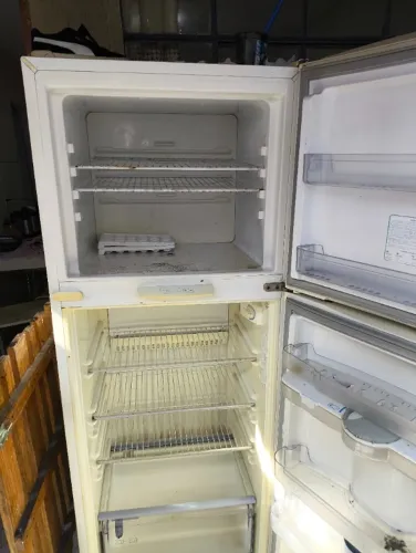 Geladeira Consul 480 litros ( não e fros free )
