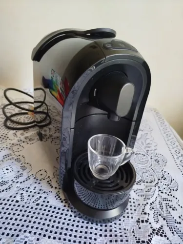 Cafeteira Três Corações Lov Automática Cor Preto
