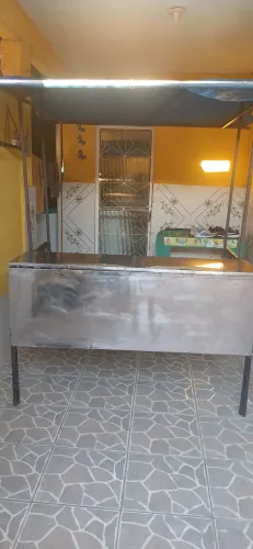 Vendo barraca de pastel fácil prática excelente pra montar e des montar em qualquer lugar