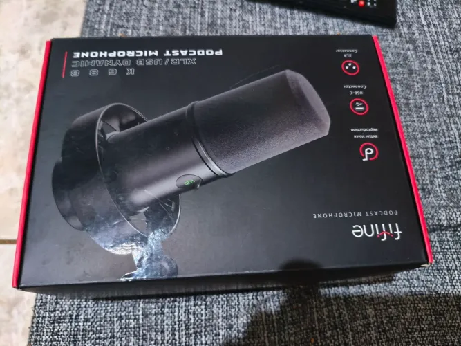 Microfone Dinâmico Fifine K688 XLR/USB para Podcast