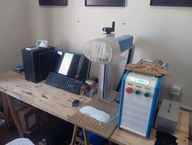 Fiber laser 30w com 2 lentes+ eixo rotativa + nobreak
