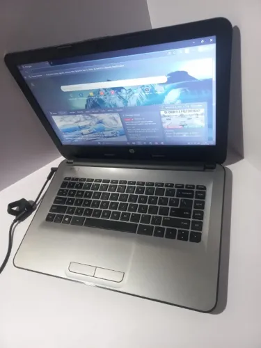 Notebook HP Pavilion Radeon R2 4 Núcleos 288GB SSD