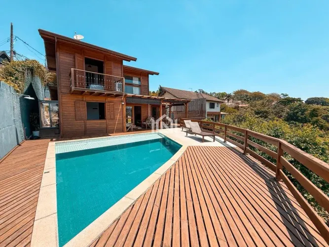 Casa à venda no condomínio Terras do Madeira