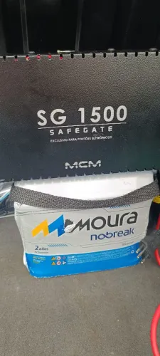 Nobreak MCM 1500 com bateria estacionária.