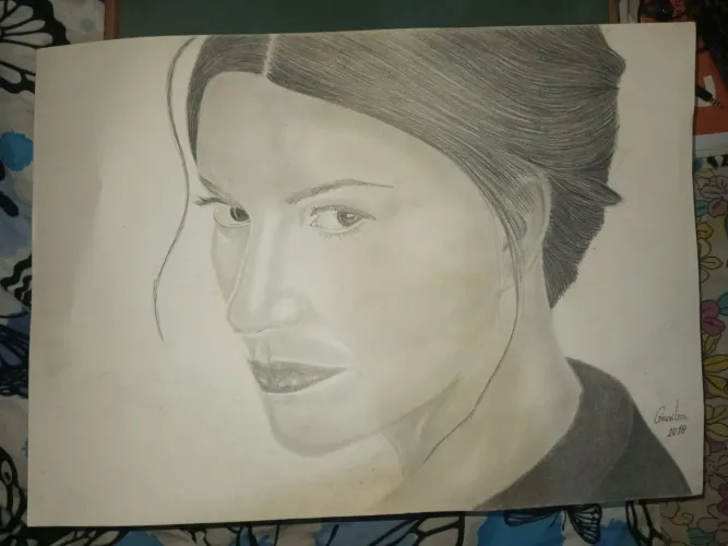 Desenho Realista Laura Pausini