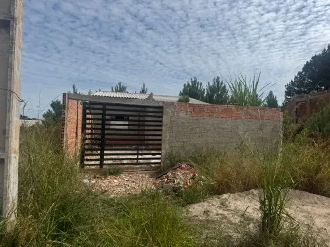 Vendo casa 2 quartos em Fazenda Rio Grande - Estados 