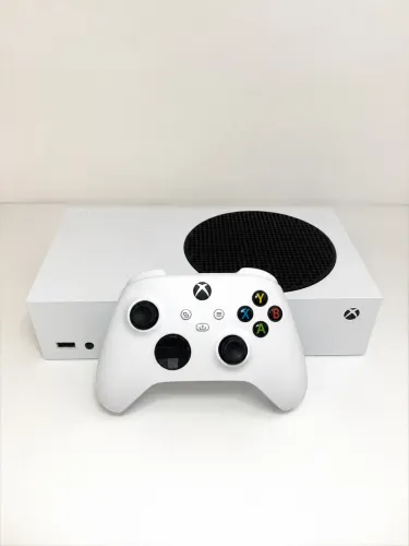 Vendo Xbox Series S 512 GB usado + Controle Original + Cabo Baseus