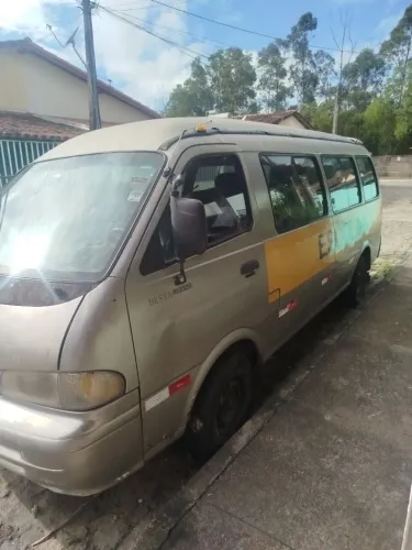 Kia Motors Besta GS Grand 3.0 8V 16L Diesel 2001
