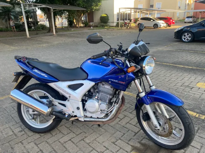 CBX Twister 2004