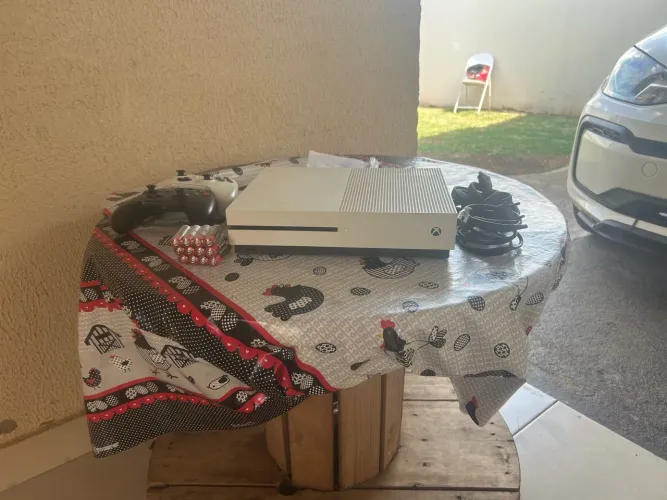 Xbox One s
