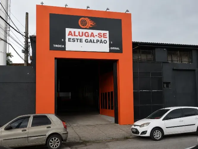 GALPÃO / IMÓVEL COMERCIAL COM SALAS 700 M2 - AO LADO DO BANGU SHOPPING