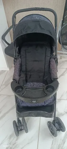 Carinho de bebê grande