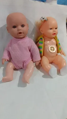 Duas bebês bonecas década de Sid Nyl 80/ 90 e outra é genérica