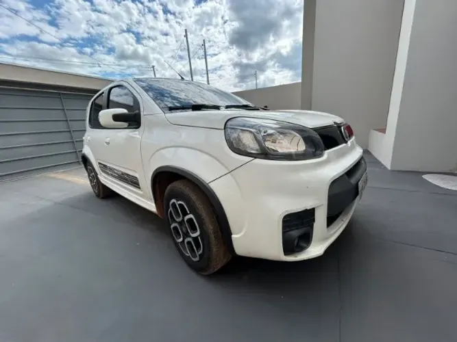 Fiat Uno Sporting 1.4 EVO Fire Flex 8V 4P 2016