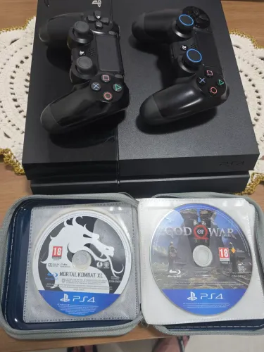 PlayStation 4 Slim + 15 Jogos