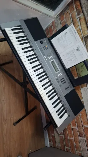 Teclado arranjador PSR E353