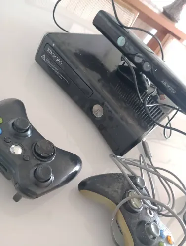 XBOX - CONSOLE+ KINECT 360 + Controle