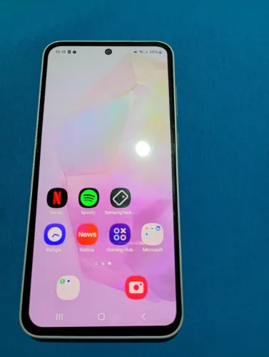 Celular A35
