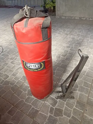 Saco de pancada Punch com suporte