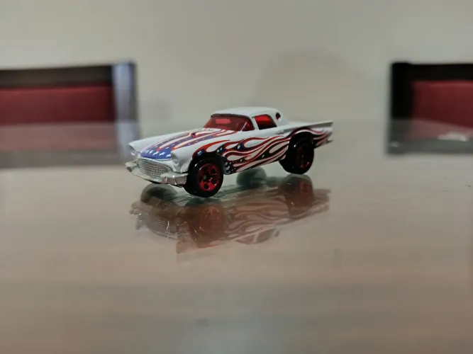 Miniatura Hot Wheels Ford Thunderbird 1957