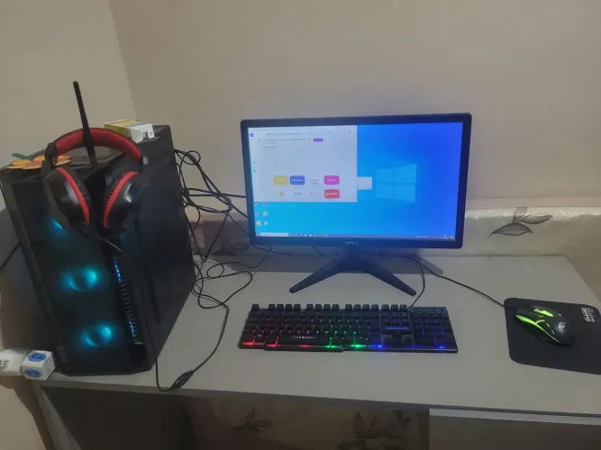 Pc com periféricos gamer pra sair hoje