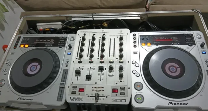Cdj pionner 800mk2 mais mixer vmx 300