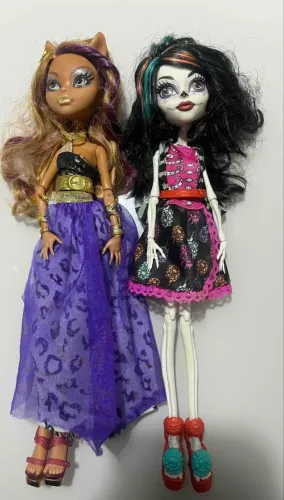 2 Monster High - Clawdeen 13 Wishes e Skelita