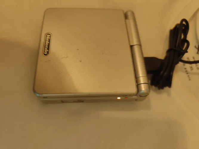 GAME BOY ADVANCED SP COM JOGO ORIGINAL E CARREGADOR