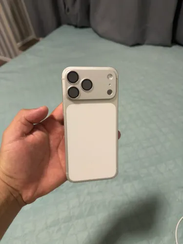 iPhone 17 pro max branco 