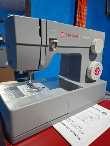 Máquina de Costura Facilita Pró 4423