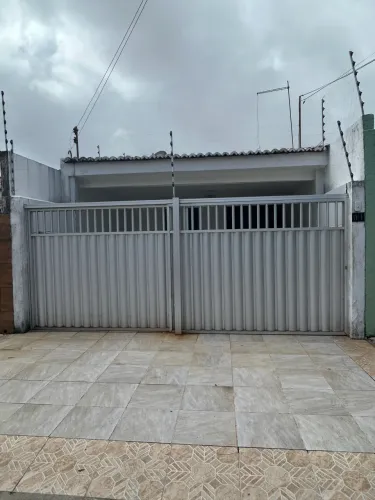 Casa bairro Lagoa Nova bem localizada