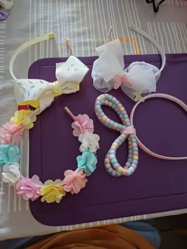 Uma tiara por R$ 10,00 ou quatro por R$ 40,00.
