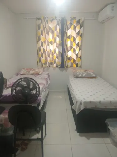 Vagas em quartos em Apt compartilhado para MeninAS.