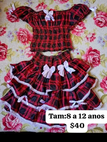 Vendo vestido e conjuntinho de festa junina.
