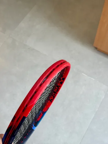 Raquete Yonex Vcore 100 L3