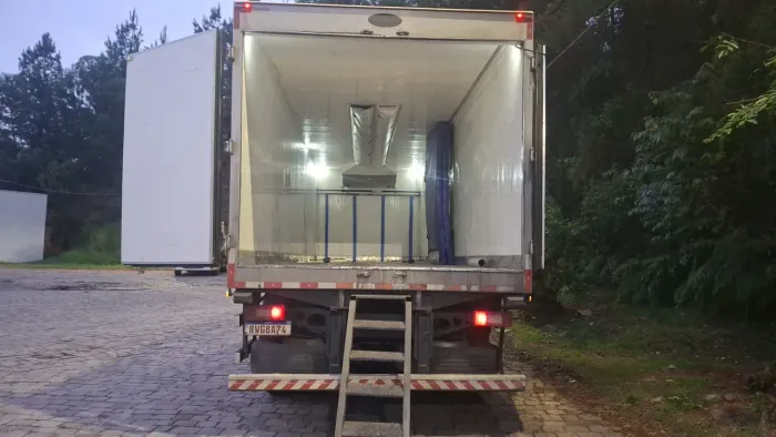 Bau refrigerado 16 paletes a venda