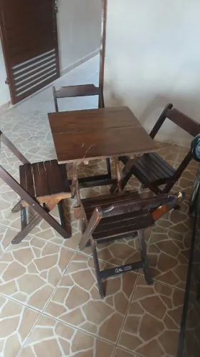conjunto de mesa com 4 cadeiras
