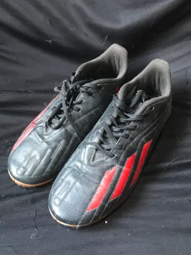 Chuteiras - Adidas / Nike / Umbro