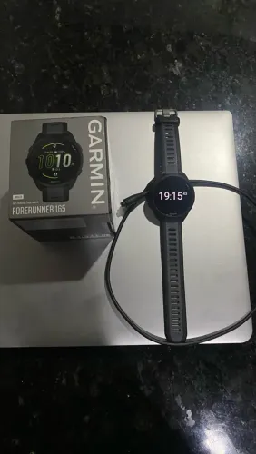 Garmin 165 - tela (AMOLED)