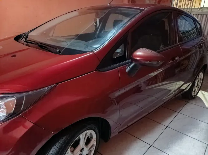 Ford Fiesta 1.6 16V Flex Aut. 5P 2014
