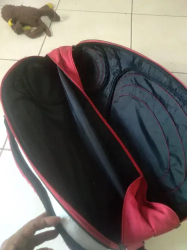 Vendo bolsa para raquete, modelo WILSON TOUR,valor 100,00