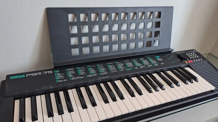 Teclado Yamaha PSR-75