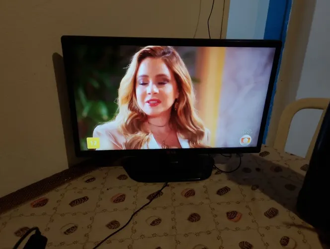 Tv LG 28 polegadas usada