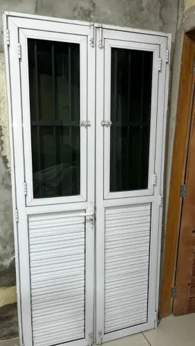 Porta branca de Aluminio 210x100 Perfeito estado