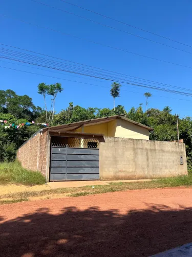 Vendo casa no Iranduba, KM 6,5, comunidade Parque dos Barões. 
