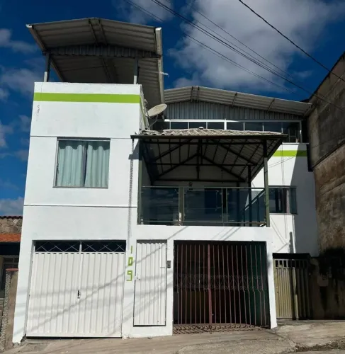 Casa com 4 quartos no Sta Cecília com ampla área gourmet, próximo ao Supermercado Souvenir