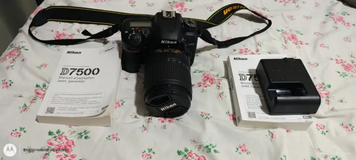 Vende-se Maquina Fotográfica Nikon D7500