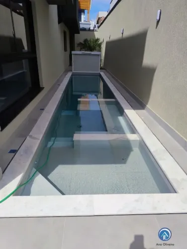 Sobrado de 310m² com 4 suítes no condomínio Malibu em Caçapava