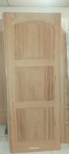 Porta de madeira - sua casa merece !
